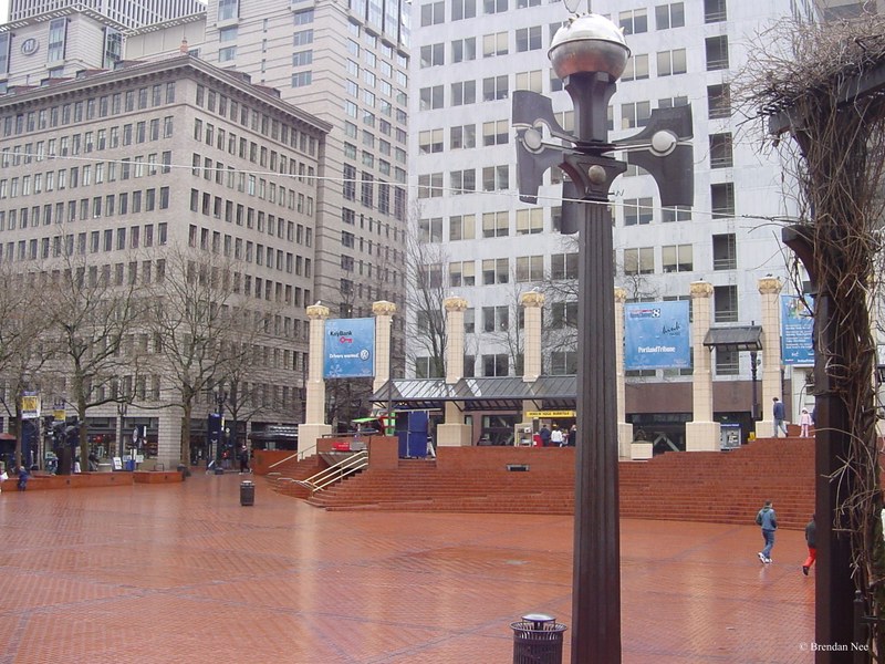 Pioneer Courthouse Square - Portland 1-04 065
